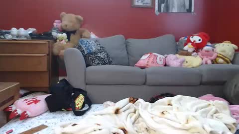 Snapshot of devilg1rl chatting on 12/01/25, 08:58 poutyangel online show from 12/01/25, 08:58