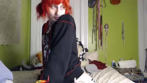 Snapshot of devilg1rl chatting on 01/09/26, 05:54 poutyangel online show from 01/09/26, 05:54