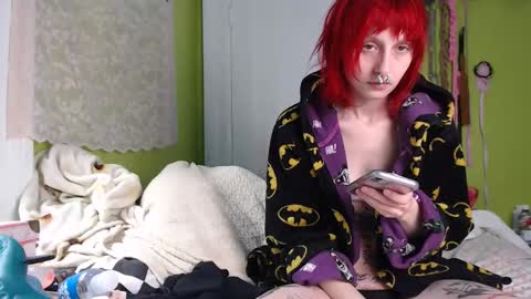 Snapshot of devilg1rl chatting on 02/03/26, 06:35 poutyangel online show from 02/03/26, 06:35