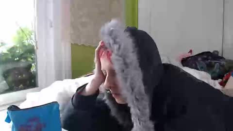 Snapshot of devilg1rl chatting on 03/04/26, 08:04 poutyangel online show from 03/04/26, 08:04