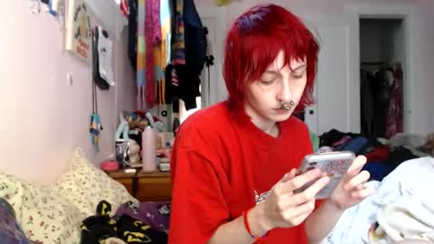Snapshot of devilg1rl chatting on 06/02/26, 12:56 poutyangel online show from 06/02/26, 12:56