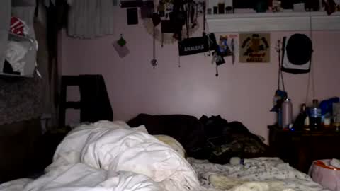 Snapshot of devilg1rl chatting on 07/02/26, 07:47 poutyangel online show from 07/02/26, 07:47