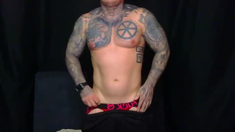 Snapshot of devilwithtats chatting on 04/11/26, 07:24 Lucian online show from 04/11/26, 07:24