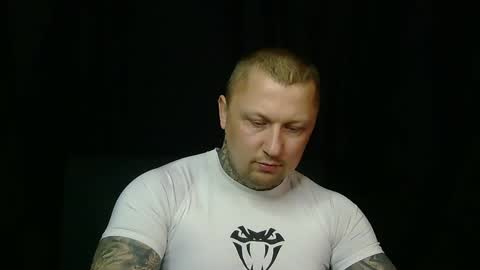 Snapshot of devilwithtats chatting on 05/03/26, 08:42 Lucian online show from 05/03/26, 08:42