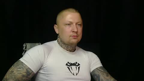 Snapshot of devilwithtats chatting on 05/10/26, 07:13 Lucian online show from 05/10/26, 07:13