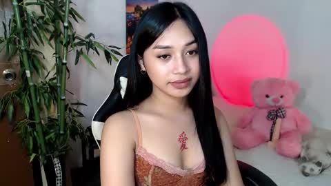 Snapshot of devine_goddessx chatting on 02/08/25, 07:27 Devine Greyson online show from 02/08/25, 07:27