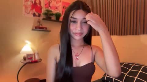 Snapshot of devine_goddessx chatting on 11/01/25, 12:29 Devine Greyson online show from 11/01/25, 12:29