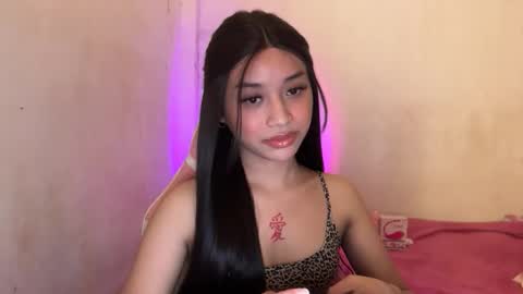 Snapshot of devine_goddessx chatting on 11/08/25, 01:17 Devine Greyson online show from 11/08/25, 01:17