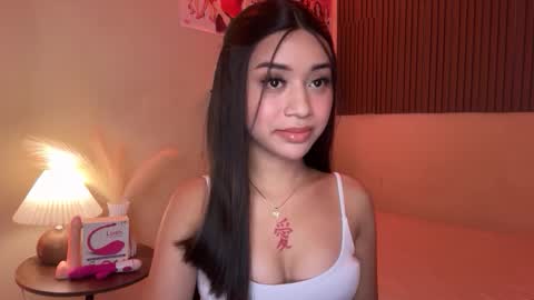 Snapshot of devine_goddessx chatting on 11/25/25, 10:26 Devine Greyson online show from 11/25/25, 10:26