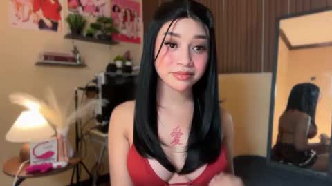 Snapshot of devine_goddessx chatting on 02/13/26, 04:03 Devine Greyson online show from 02/13/26, 04:03