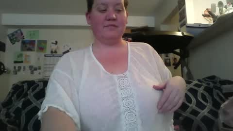 Snapshot of devine_vixen chatting on 02/25/25, 04:42 devine_vixen online show from 02/25/25, 04:42