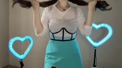 Snapshot of devonaangela chatting on 10/05/25, 12:36 Angel online show from 10/05/25, 12:36