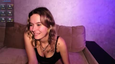 Snapshot of devonacast19 chatting on 10/28/25, 05:59 Libena online show from 10/28/25, 05:59