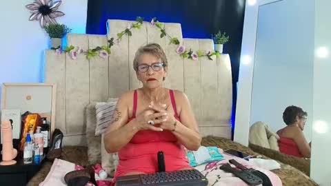 Snapshot of devora_mature65 chatting on 11/15/25, 02:20 Devora online show from 11/15/25, 02:20