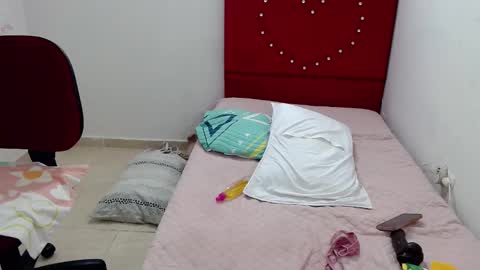 Snapshot of devorasexy2 chatting on 01/14/25, 05:01 Devora.. online show from 01/14/25, 05:01