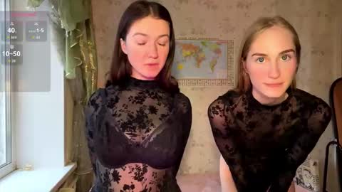 Snapshot of devpip chatting on 11/22/25, 09:30 Pippi online show from 11/22/25, 09:30