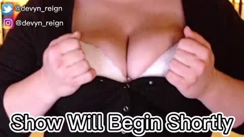 Snapshot of devynreign chatting on 09/21/25, 02:24 Devyn Reign online show from 09/21/25, 02:24