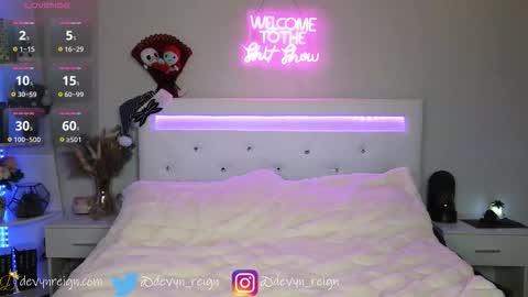 Devyn Reign online show from 11/15/25, 06:22