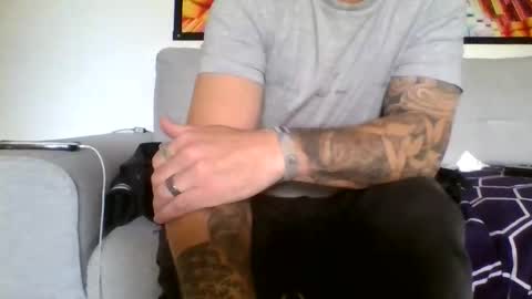 Snapshot of deydey83 chatting on 12/23/25, 01:36 deydey83 online show from 12/23/25, 01:36