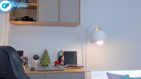 JULIAN online show from 01/04/25, 08:59