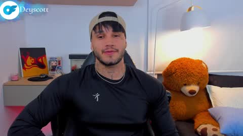 JULIAN online show from 03/06/25, 01:05