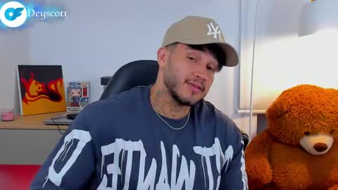 JULIAN online show from 03/08/25, 02:34