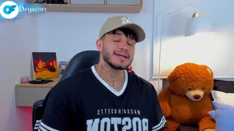 JULIAN online show from 03/10/25, 02:17