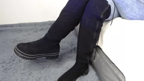 Deysha online show from 09/10/25, 02:39