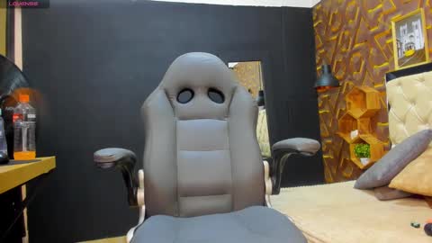 Snapshot of deyy_madisson chatting on 01/29/25, 07:11 Madisson online show from 01/29/25, 07:11
