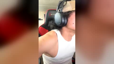 Snapshot of deztrixxx chatting on 03/10/26, 06:35 deztrixxx online show from 03/10/26, 06:35