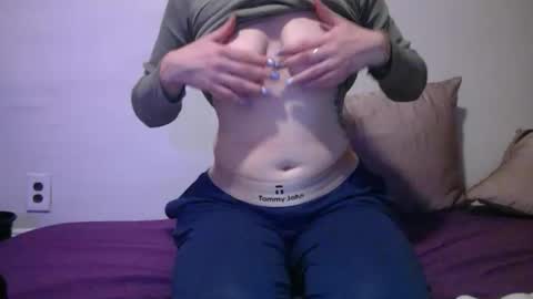 Snapshot of dghyfhjug chatting on 12/10/24, 12:06 Sammie online show from 12/10/24, 12:06