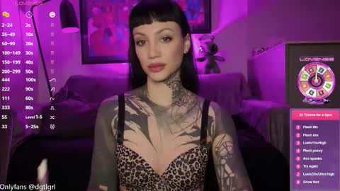 Snapshot of dgtlgrl chatting on 10/02/25, 02:24 dgtlgrl online show from 10/02/25, 02:24