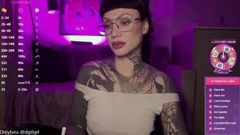 Snapshot of dgtlgrl chatting on 10/08/25, 03:31 dgtlgrl online show from 10/08/25, 03:31