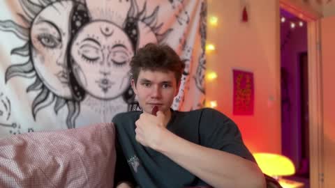 Di Alex online show from 12/26/24, 10:05