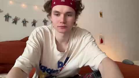Snapshot of di_n_alex chatting on 01/08/26, 09:11 Di Alex online show from 01/08/26, 09:11