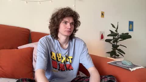 Snapshot of di_n_alex chatting on 03/07/26, 09:06 Di Alex online show from 03/07/26, 09:06