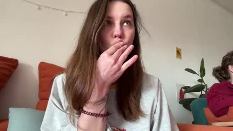 Snapshot of di_n_alex chatting on 04/25/26, 01:41 Di Alex online show from 04/25/26, 01:41