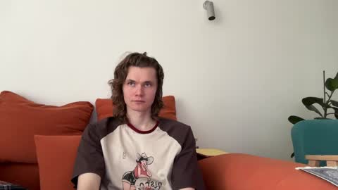 Snapshot of di_n_alex chatting on 05/15/26, 08:32 Di Alex online show from 05/15/26, 08:32