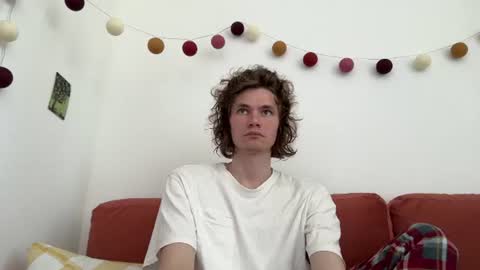 Snapshot of di_n_alex chatting on 06/21/26, 10:18 Di Alex online show from 06/21/26, 10:18