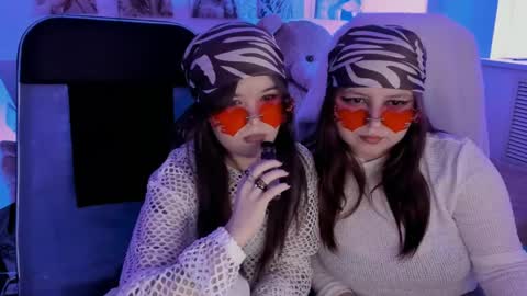 Snapshot of diaangell chatting on 04/17/26, 08:01 Dia online show from 04/17/26, 08:01
