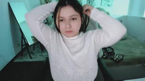 Snapshot of diaangell chatting on 04/18/26, 10:43 Dia online show from 04/18/26, 10:43