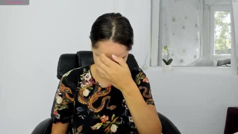 diamondkay_ online show from 10/07/25, 08:11