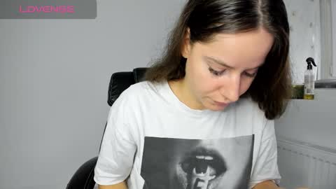 diamondkay_ online show from 10/26/25, 07:36