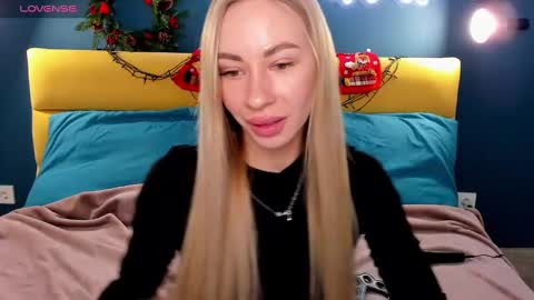 Snapshot of diana_garrett chatting on 12/12/24, 08:57 Diana  online show from 12/12/24, 08:57