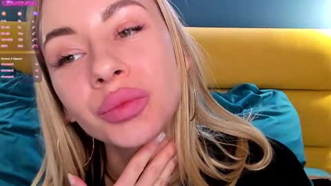 Snapshot of diana_garrett chatting on 01/25/25, 11:55 Diana  online show from 01/25/25, 11:55