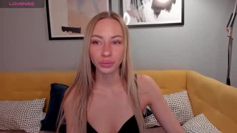 Snapshot of diana_garrett chatting on 09/21/25, 01:29 Diana  online show from 09/21/25, 01:29