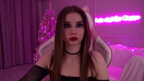 Snapshot of dianabecker chatting on 12/16/24, 11:50 Diana online show from 12/16/24, 11:50