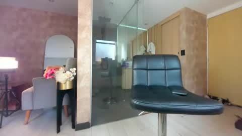 dianac1998 online show from 01/28/25, 08:36