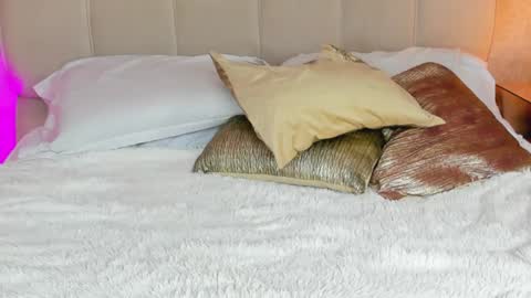 dianac1998 online show from 10/15/25, 09:15