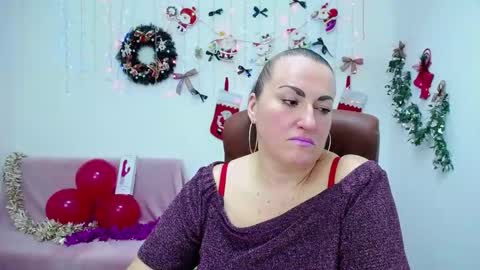 Snapshot of dianamgg chatting on 12/19/25, 06:59 Diana online show from 12/19/25, 06:59